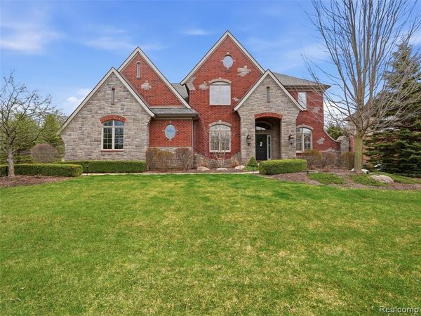3085 Royal Berkshire Lane, Oakland Twp, MI 48363