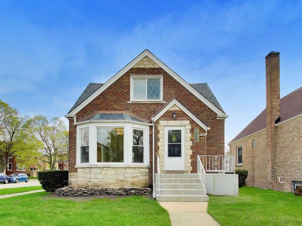 5921 N Melvina Avenue , Chicago, IL 60646