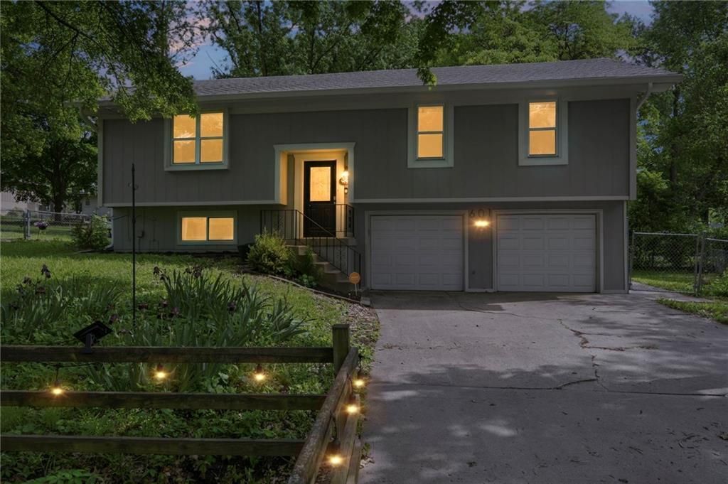 601 NE 115th Terrace, Kansas City, MO 64155 Main Photo