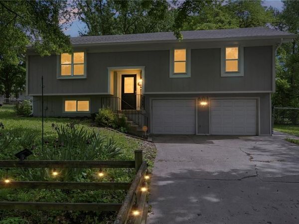 601 NE 115th Terrace, Kansas City, MO 64155