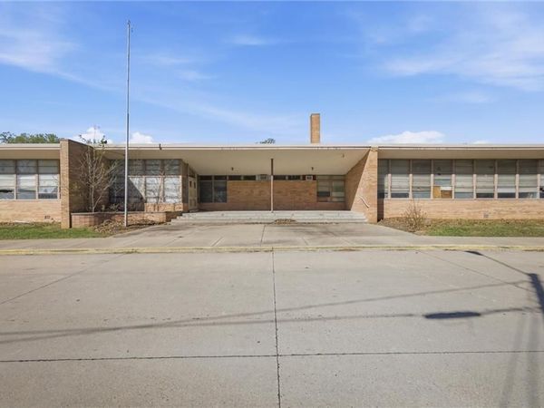 1009 Pacific Avenue, Osawatomie, KS 66064