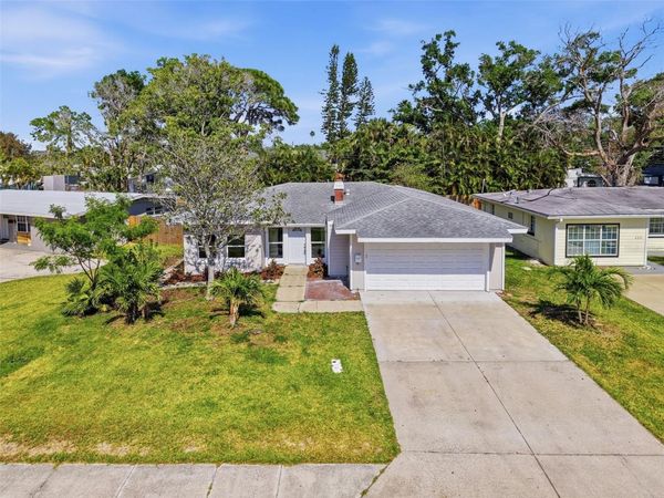 4221 SHORE ACRES BOULEVARD NE, ST PETERSBURG, FL 33703