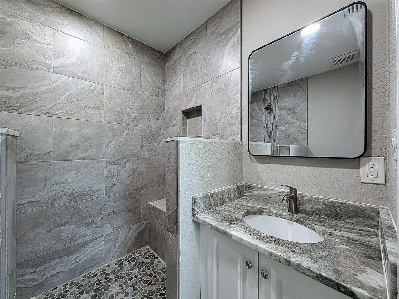 4221 Shore Acres Boulevard Ne, Saint Petersburg, FL 33703 Photo