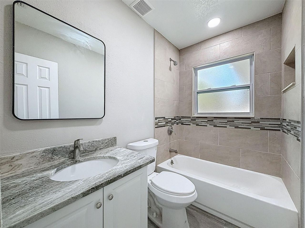 4221 Shore Acres Boulevard Ne, Saint Petersburg, FL 33703 Photo