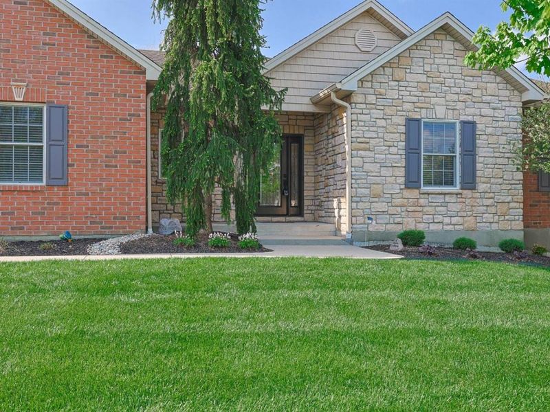 6377 Conifer Lane, Cincinnati, OH 45247 Photo 2