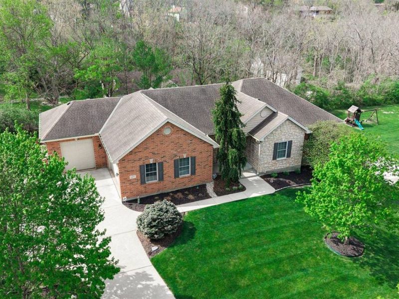 6377 Conifer Lane, Cincinnati, OH 45247 Photo 3