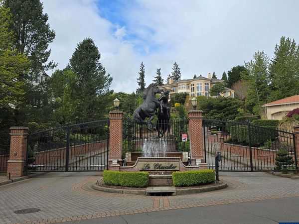 3595 Ghiglieri Ct, West Linn, OR 97068