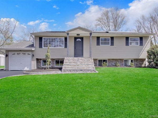 30 Yale Street, Port Jefferson Station, NY 11776