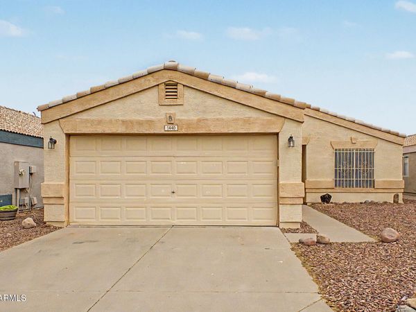 1440 W DIAMOND Avenue, Apache Junction, AZ 85120