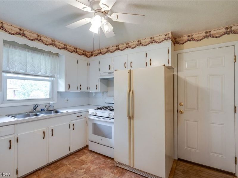 6444 Akron Avenue NW, Canal Fulton, OH 44614 Photo 12