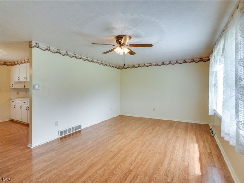 6444 Akron Avenue NW, Canal Fulton, OH 44614 Photo 4