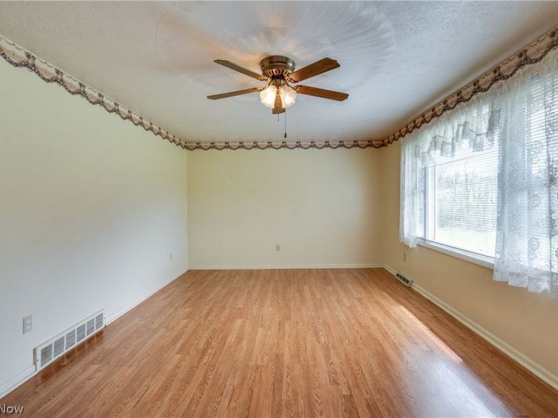 6444 Akron Avenue NW, Canal Fulton, OH 44614 Photo 5