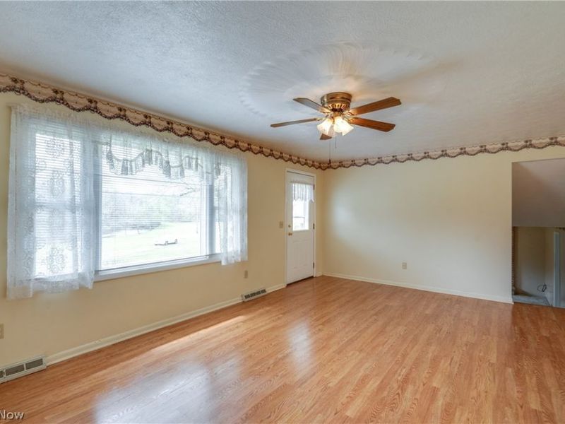 6444 Akron Avenue NW, Canal Fulton, OH 44614 Photo 7