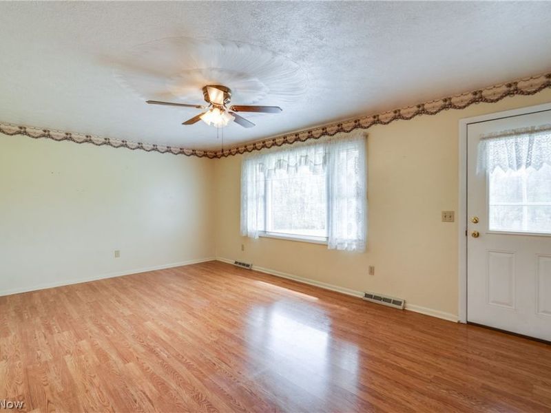 6444 Akron Avenue NW, Canal Fulton, OH 44614 Photo 8