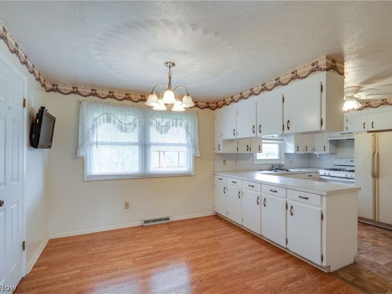 6444 Akron Avenue NW, Canal Fulton, OH 44614 Photo 9