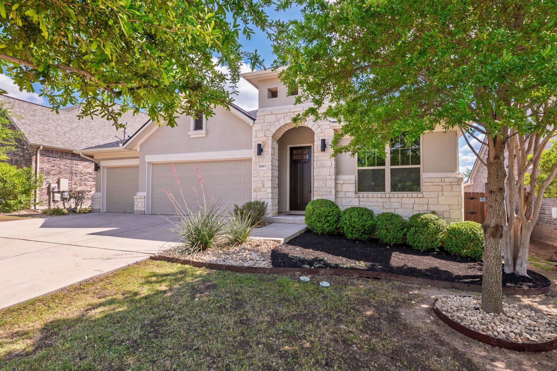 18613 Rio Chama Ln, Austin, TX 78738 Main Photo