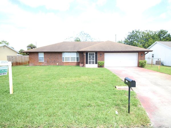 2133 Clover Street NE, Palm Bay, FL 32905