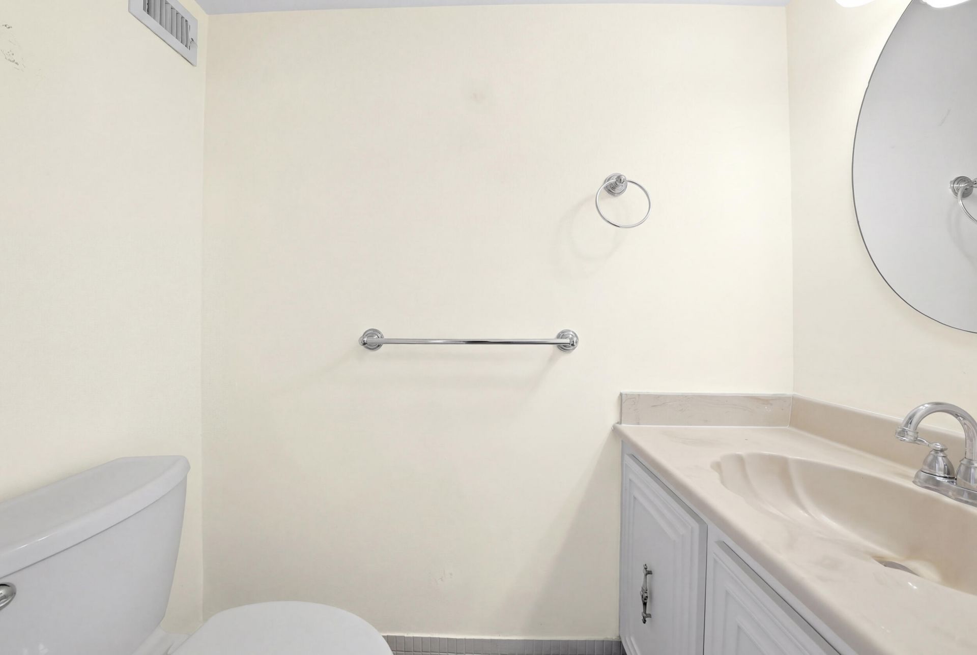 1000 Parkview Drive, Unit 1006, Hallandale Beach, FL 33009 Photo