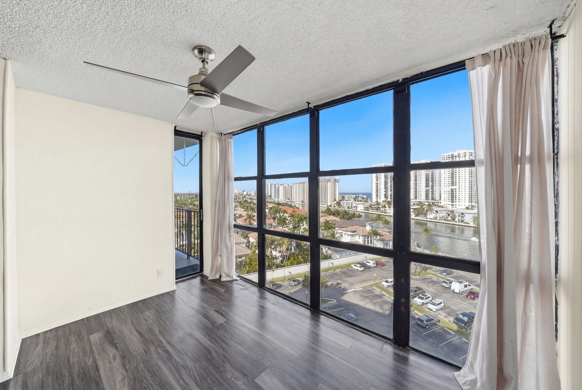 1000 Parkview Drive, Unit 1006, Hallandale Beach, FL 33009 Photo