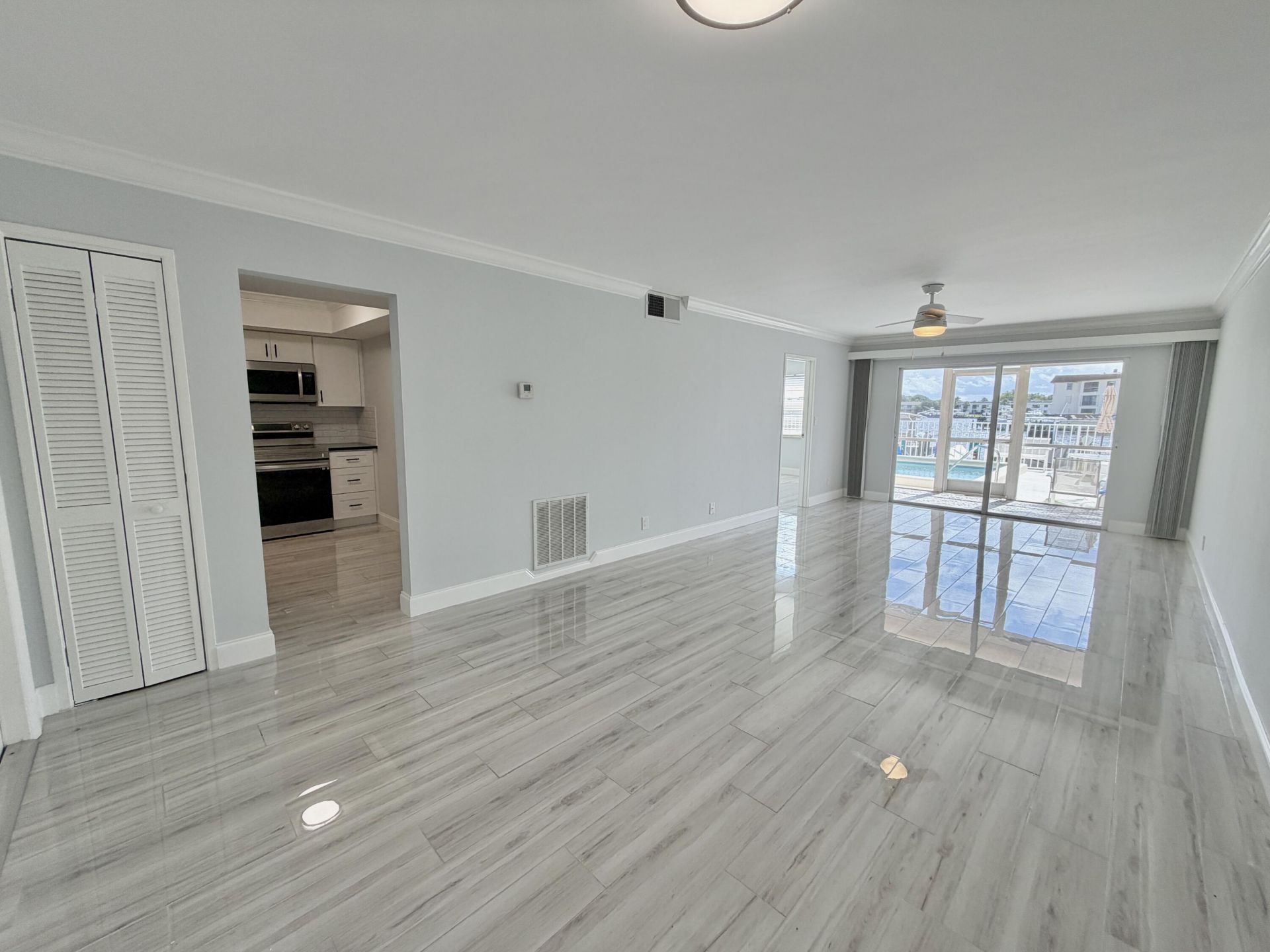 312 Northlake Drive, Unit 104, North Palm Beach, FL 33408 Photo