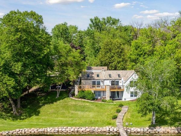 1575 Long Lake Boulevard , Orono, MN 55356