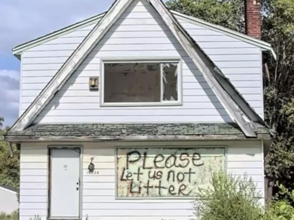 12828 Strathmoor Street, Detroit, MI 48227