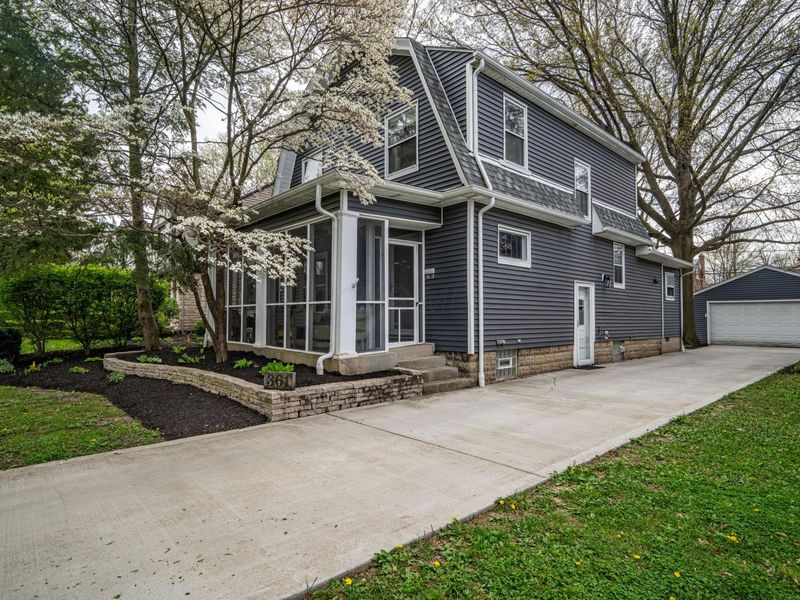 361 E Dunedin Road, Columbus, OH 43214 Photo 2