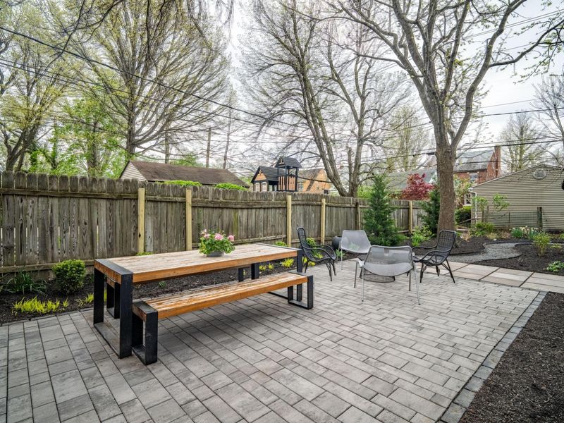 361 E Dunedin Road, Columbus, OH 43214 Photo 22