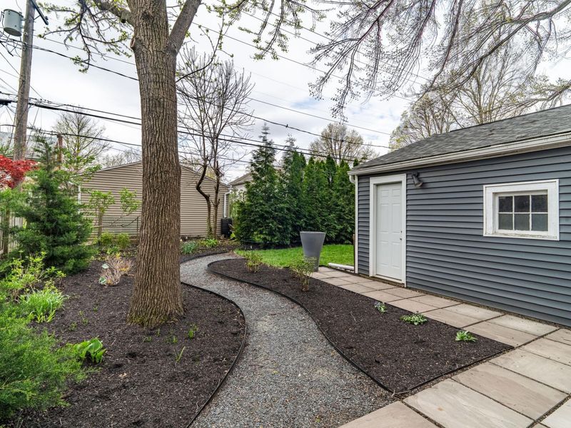 361 E Dunedin Road, Columbus, OH 43214 Photo 23