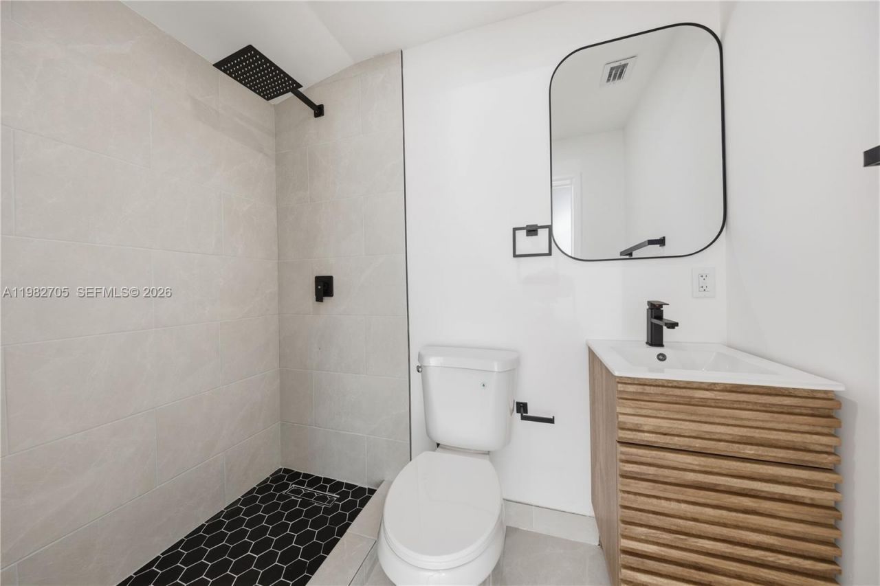 1031 NW 13th St, Fort Lauderdale, FL 33311 Photo