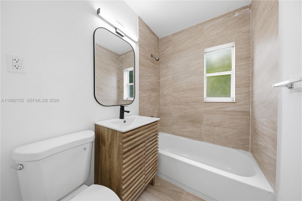 1031 NW 13th St, Fort Lauderdale, FL 33311 Photo