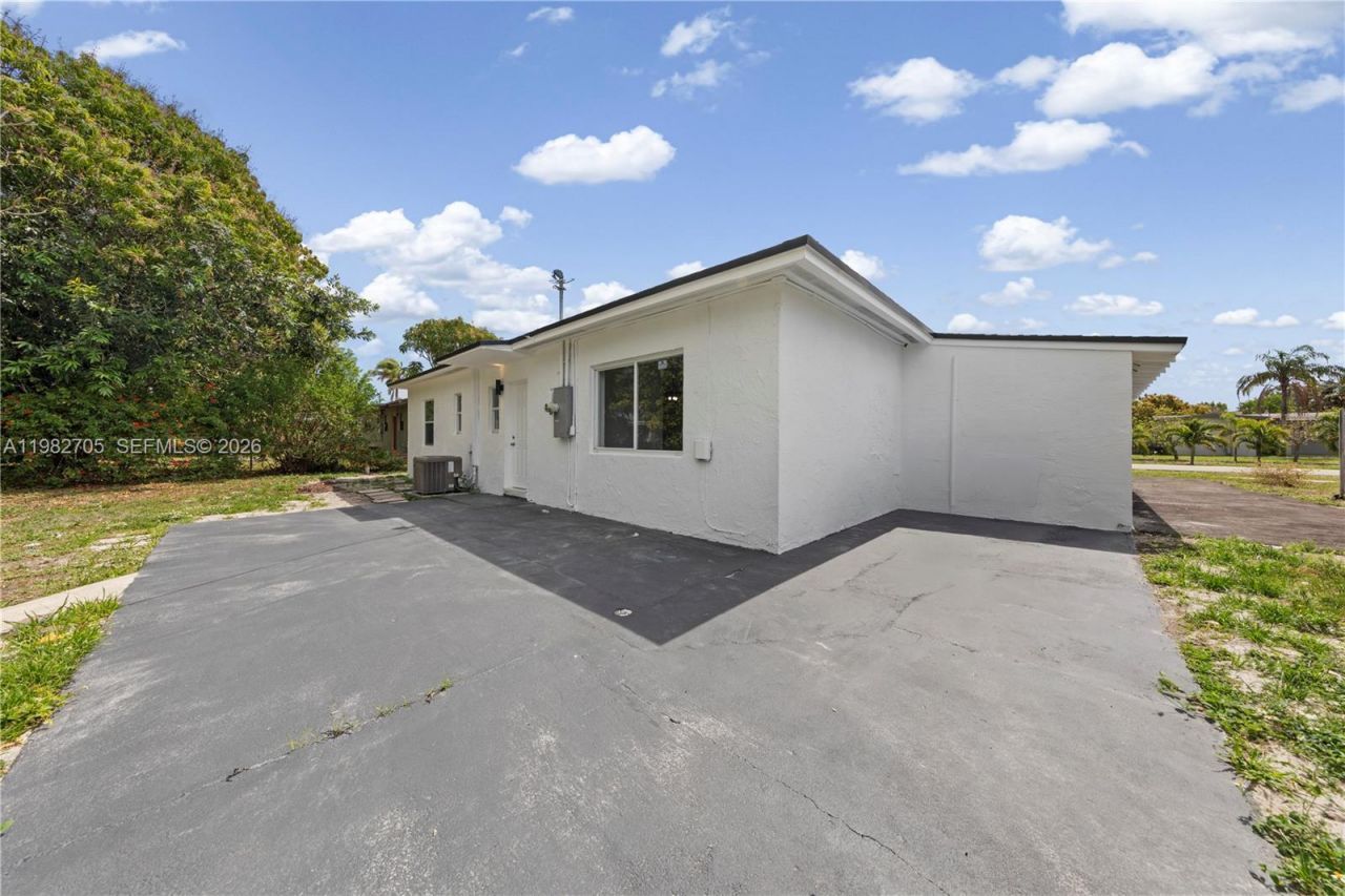 1031 NW 13th St, Fort Lauderdale, FL 33311 Photo