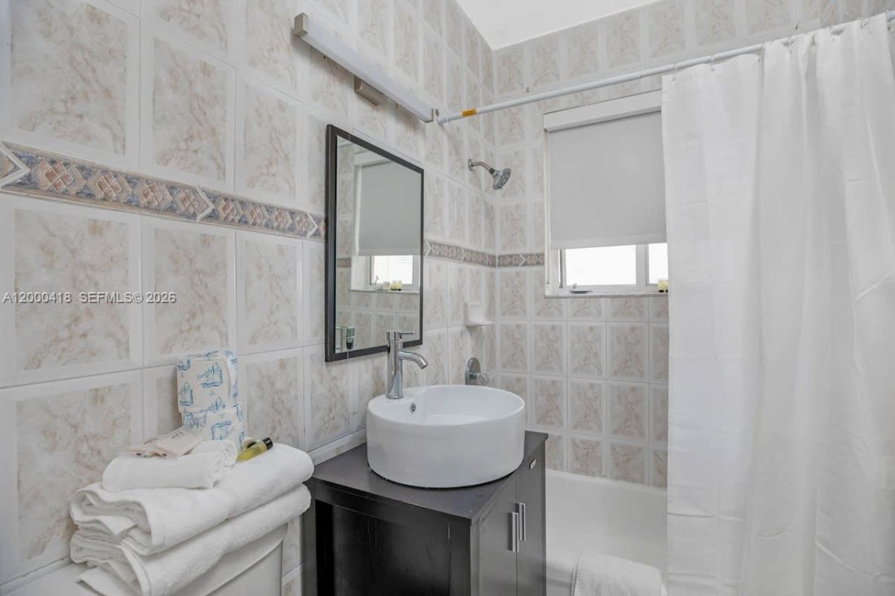 301 86th St, Unit 315-3, Miami Beach, FL 33141 Photo