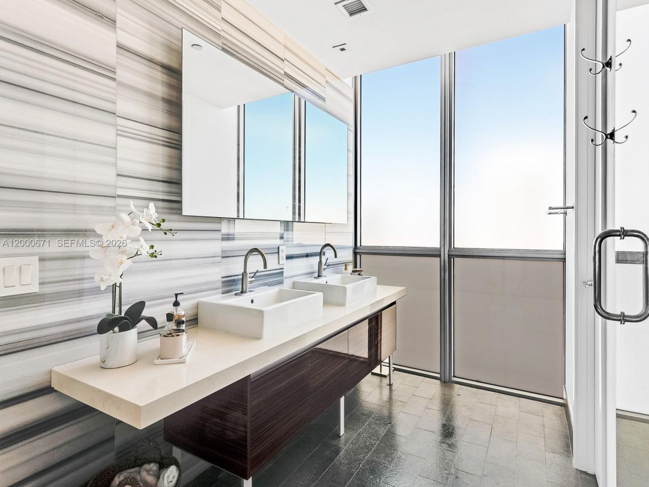 1100 Biscayne Blvd, Unit 2105, Miami, FL 33132 Photo