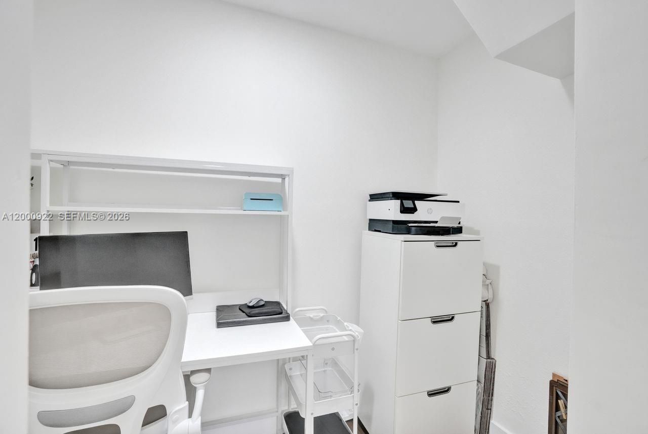 17501 NW 85th Ave, Hialeah, FL 33015 Photo