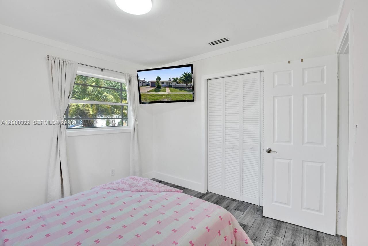 17501 NW 85th Ave, Hialeah, FL 33015 Photo