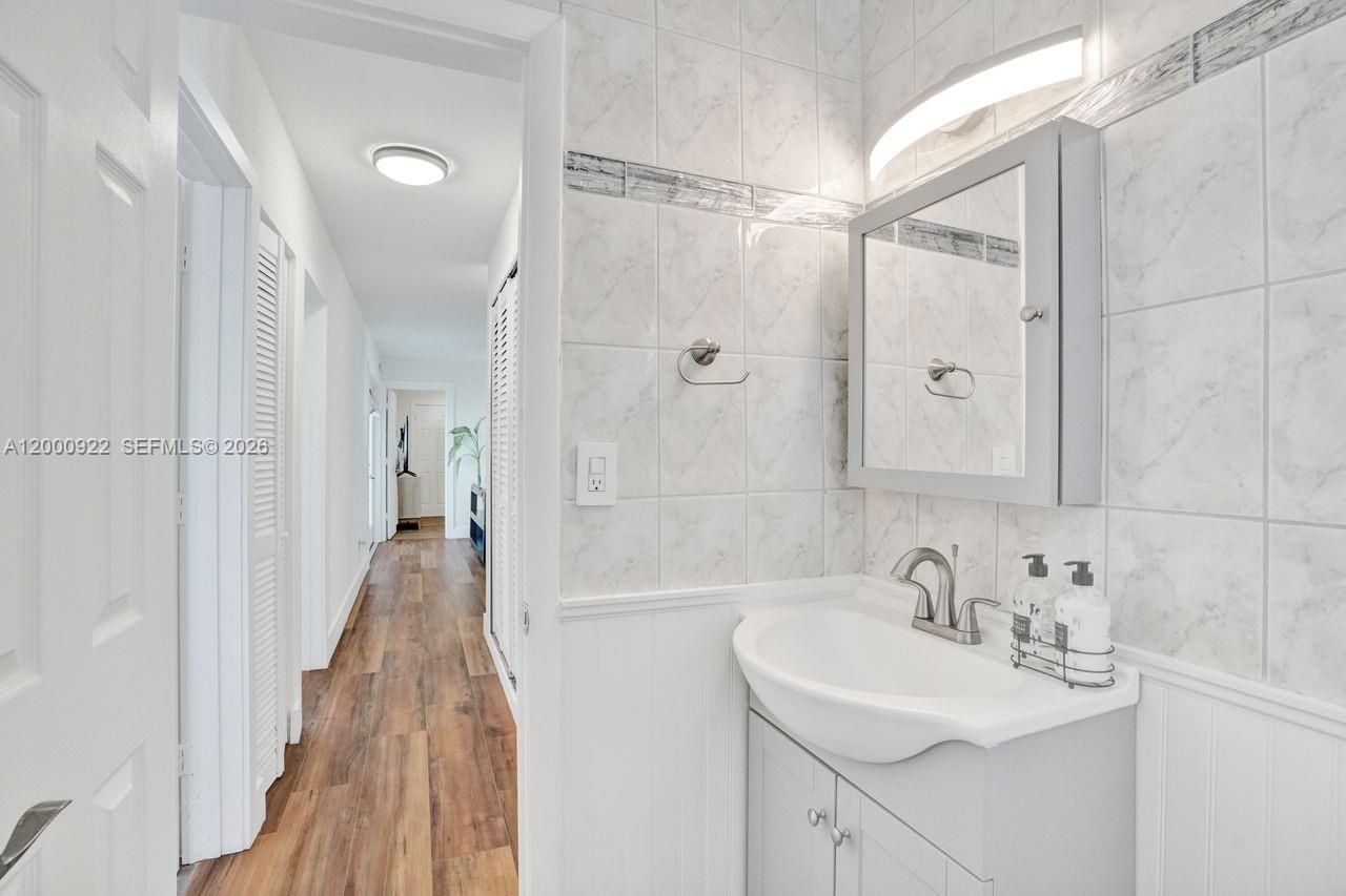 17501 NW 85th Ave, Hialeah, FL 33015 Photo