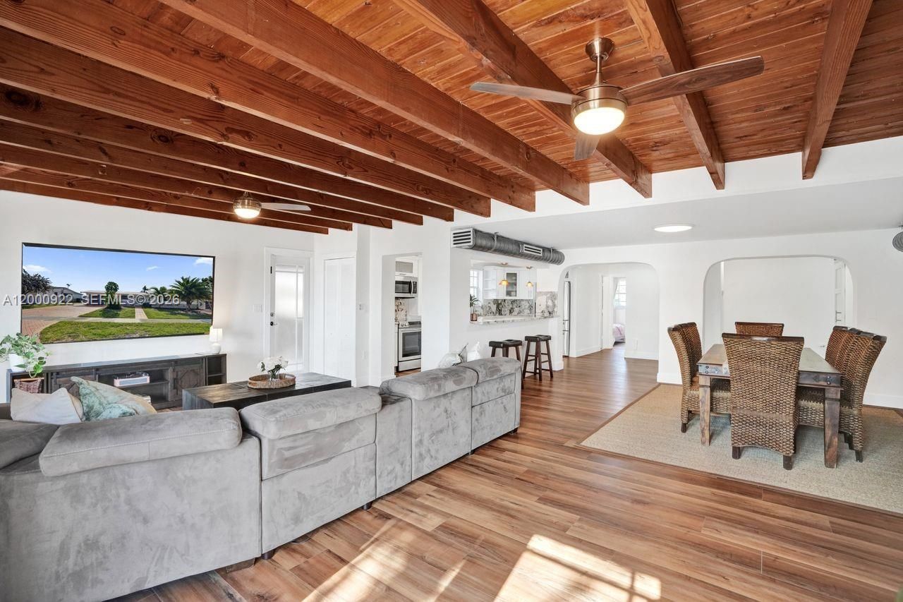 17501 NW 85th Ave, Hialeah, FL 33015 Photo