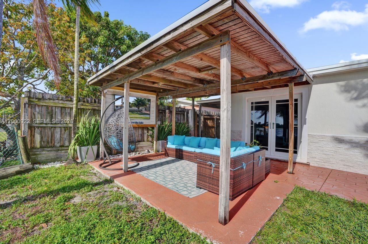 17501 NW 85th Ave, Hialeah, FL 33015 Photo