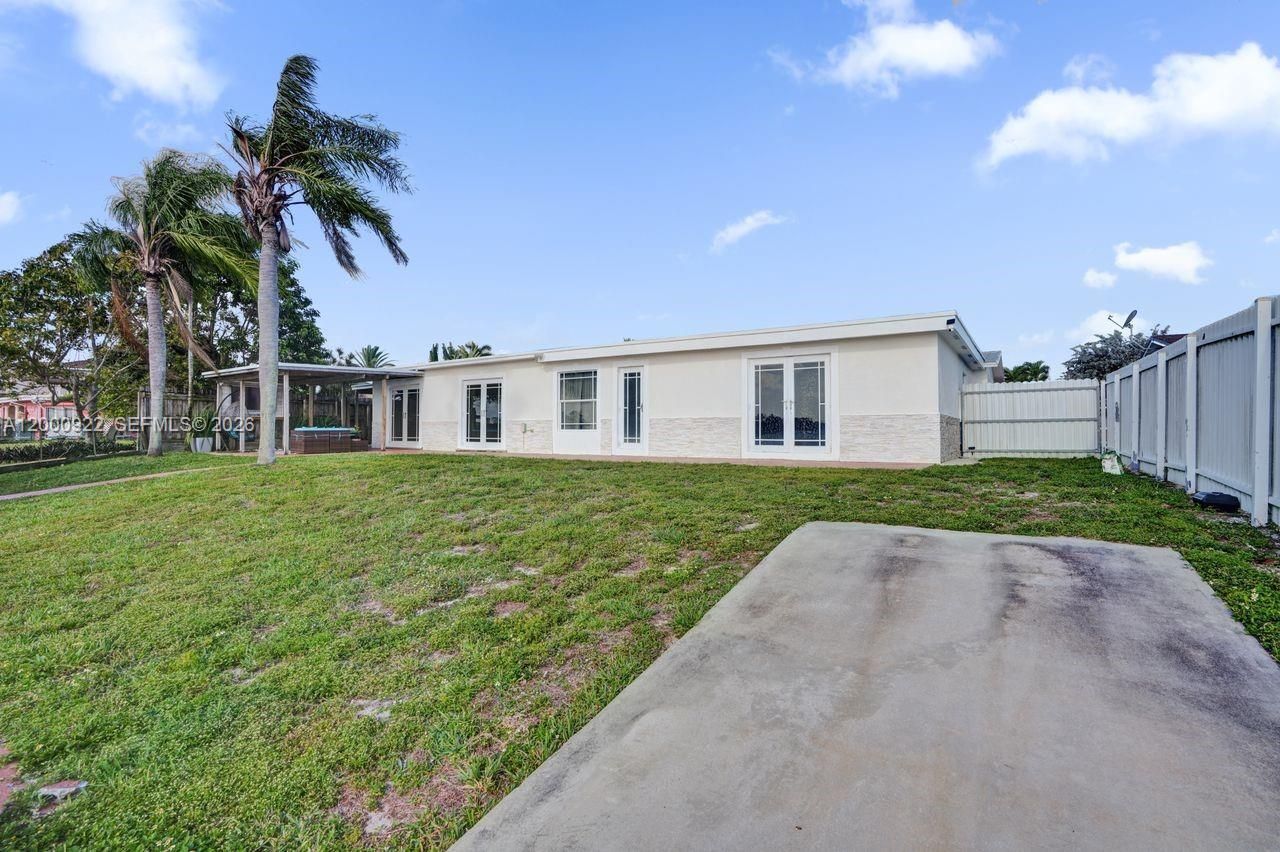 17501 NW 85th Ave, Hialeah, FL 33015 Photo