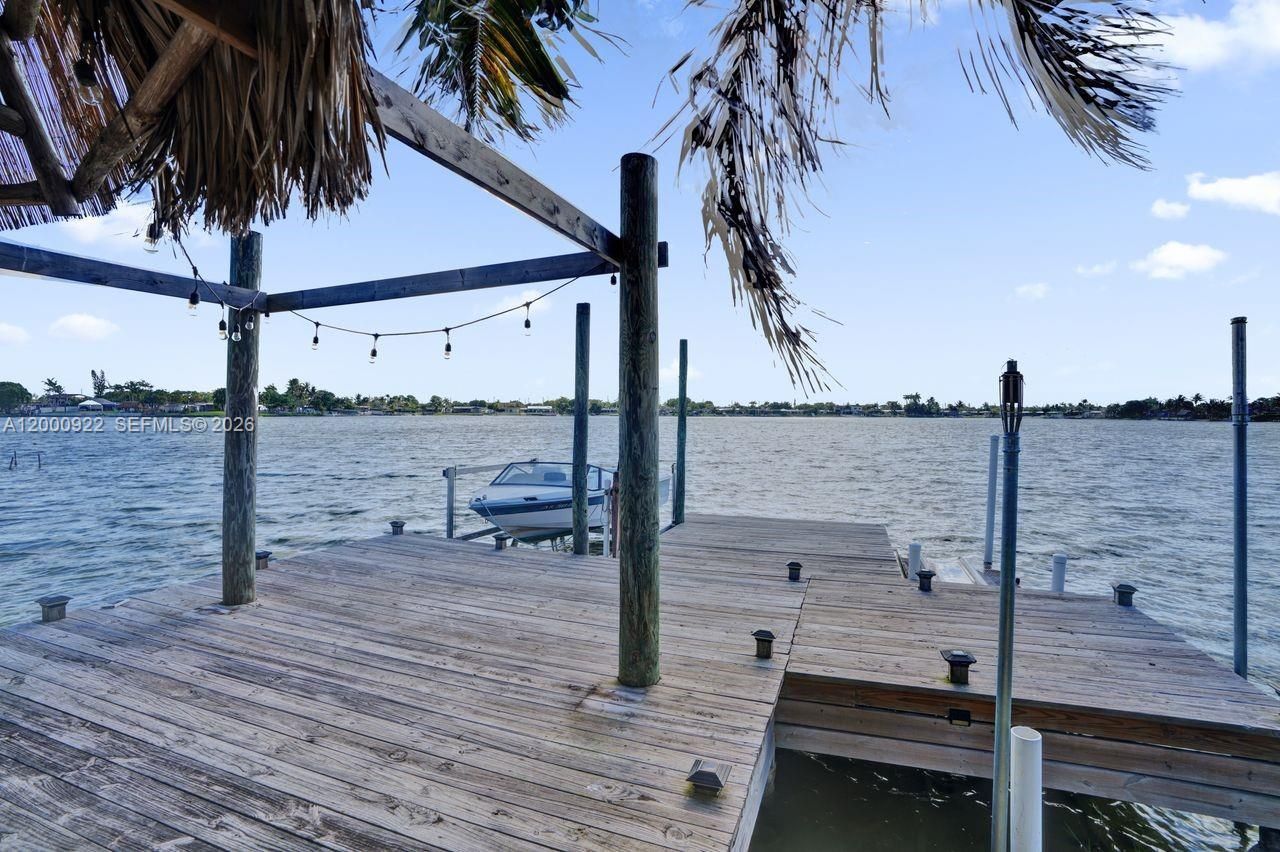 17501 NW 85th Ave, Hialeah, FL 33015 Photo