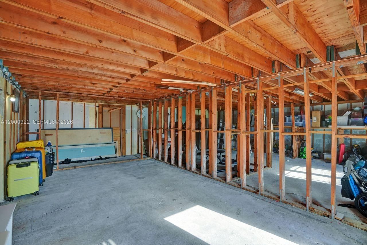 17501 NW 85th Ave, Hialeah, FL 33015 Photo