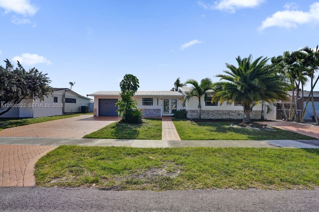 17501 NW 85th Ave, Hialeah, FL 33015 Photo