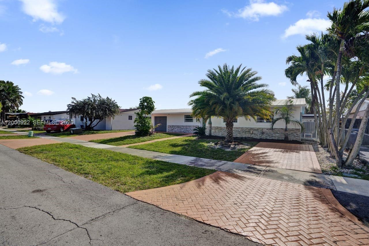 17501 NW 85th Ave, Hialeah, FL 33015 Photo