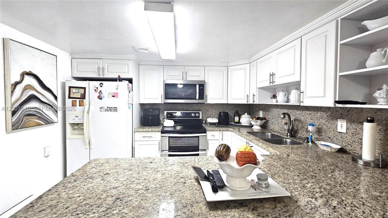 520 NW 109th Ave, Unit 602, Miami, FL 33172 Photo