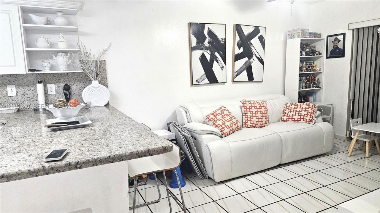 520 NW 109th Ave, Unit 602, Miami, FL 33172 Photo