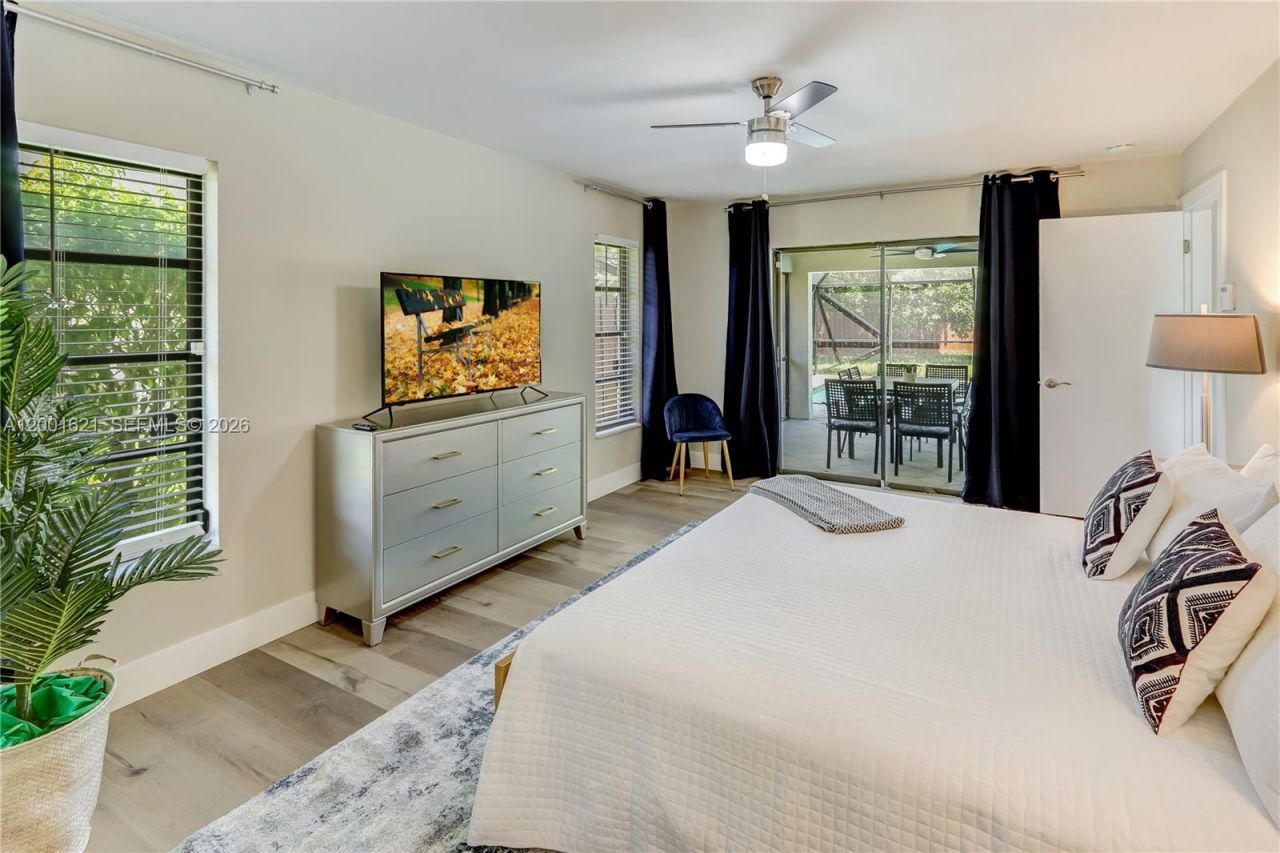 1130 NW 78th Ter, Plantation, FL 33322 Photo