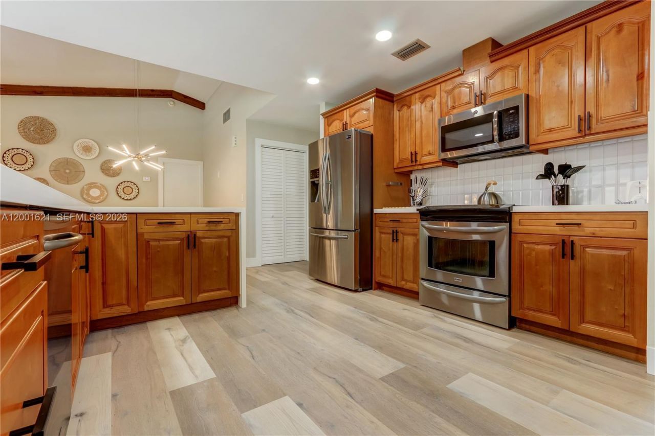 1130 NW 78th Ter, Plantation, FL 33322 Photo