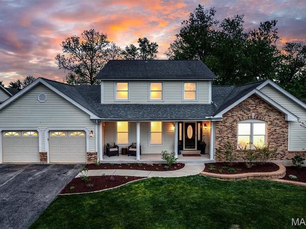 1952 Farm Valley Drive, Chesterfield, MO 63017