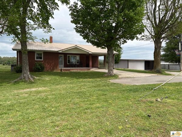 402 Alexander Avenue , Cave City, KY 42127